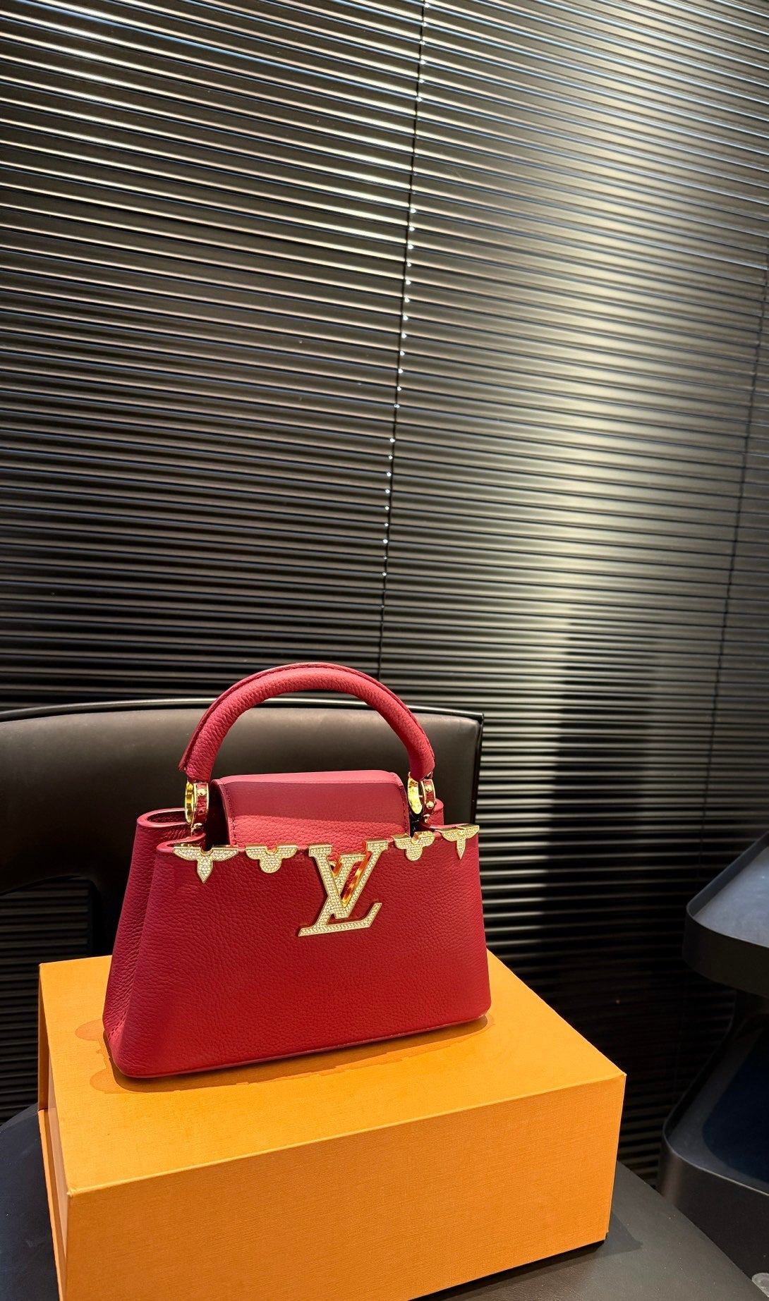 LV x TM Borsa Capucines BB