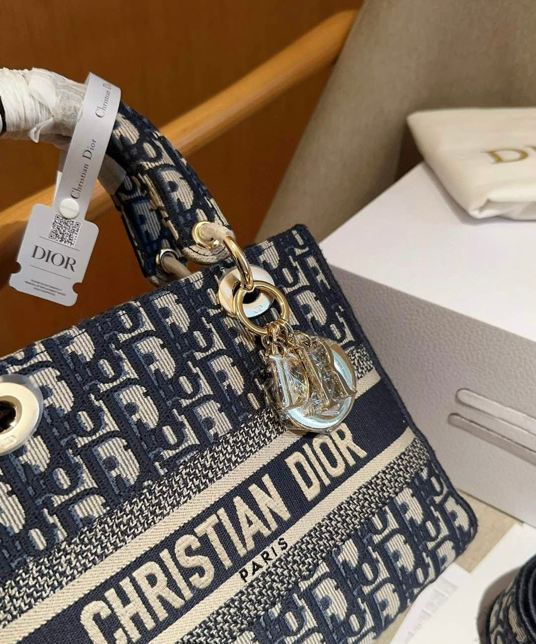 Dior D-lite medium monogram bag