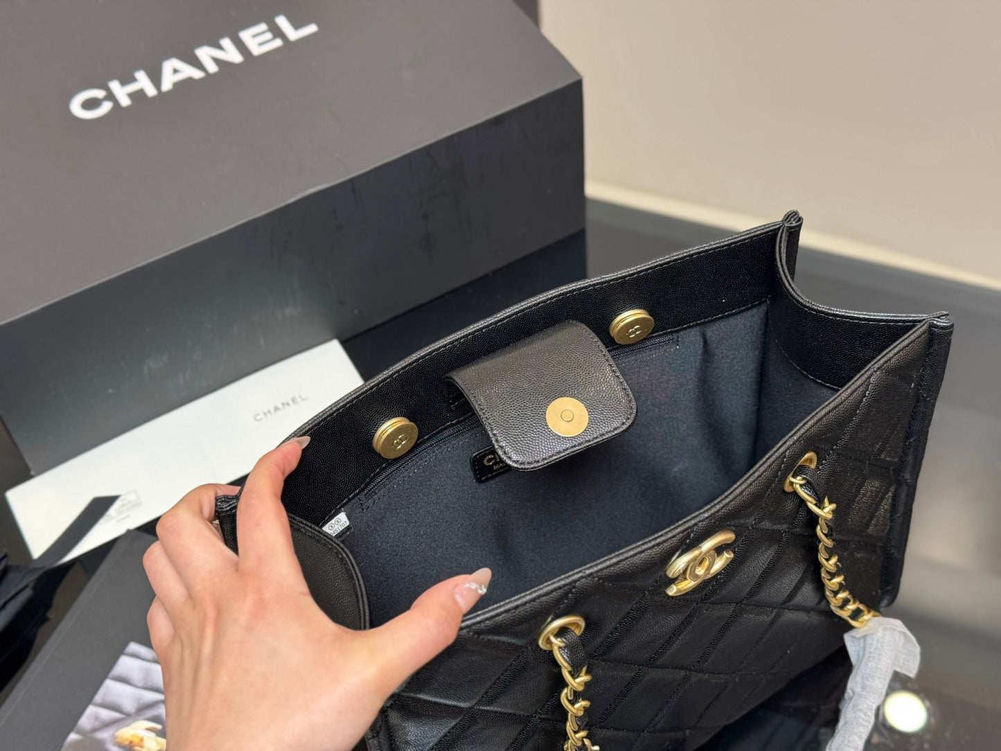Chanel maxi calfskin clutch bag black version
