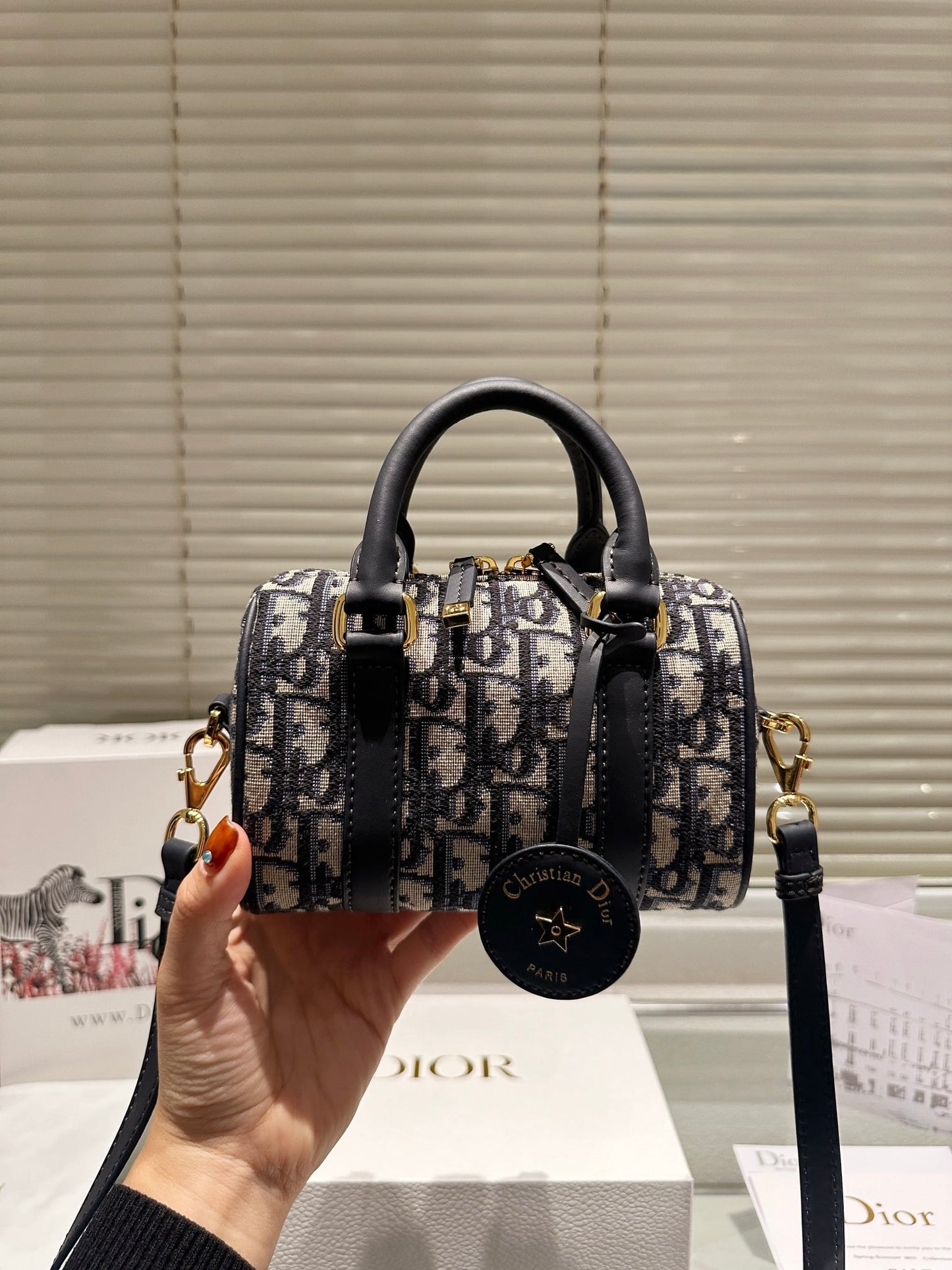 Dior Groove 17
Jacquard Dior Oblique blu
