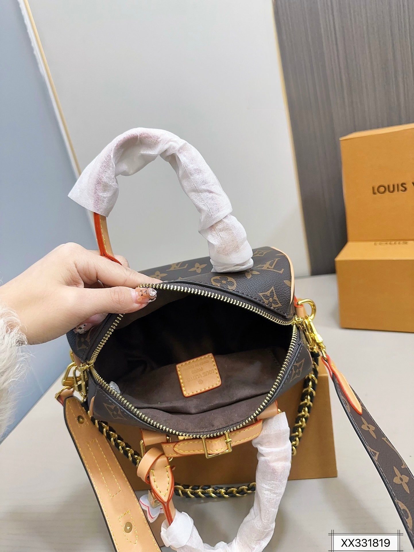 LV speedy bandouliere monogram bag