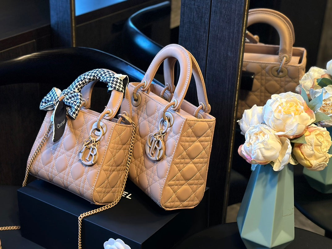 Matte Lady D princess bag