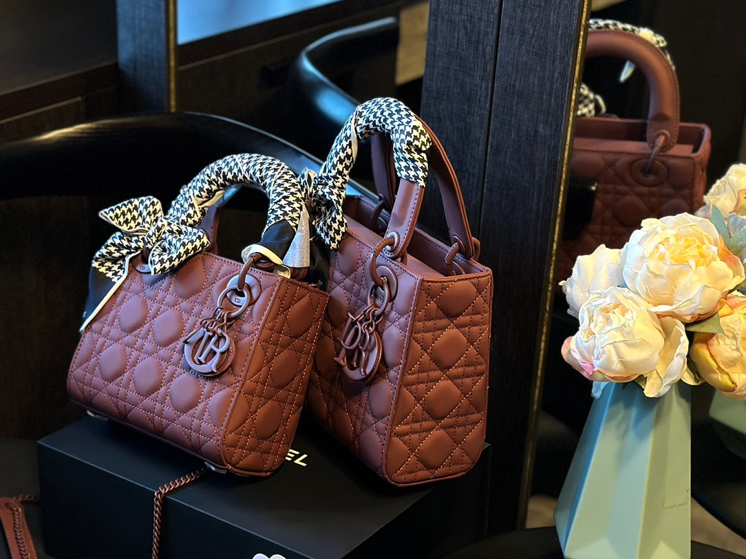 Matte Lady D princess bag