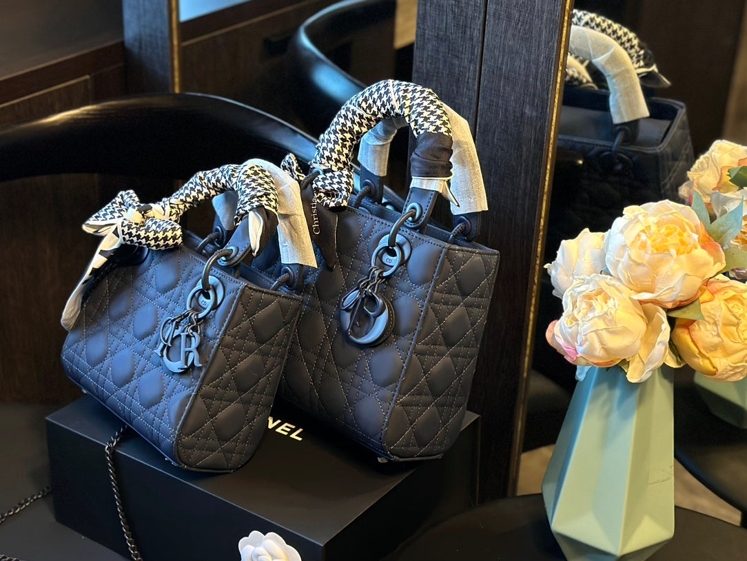 Matte Lady D princess bag