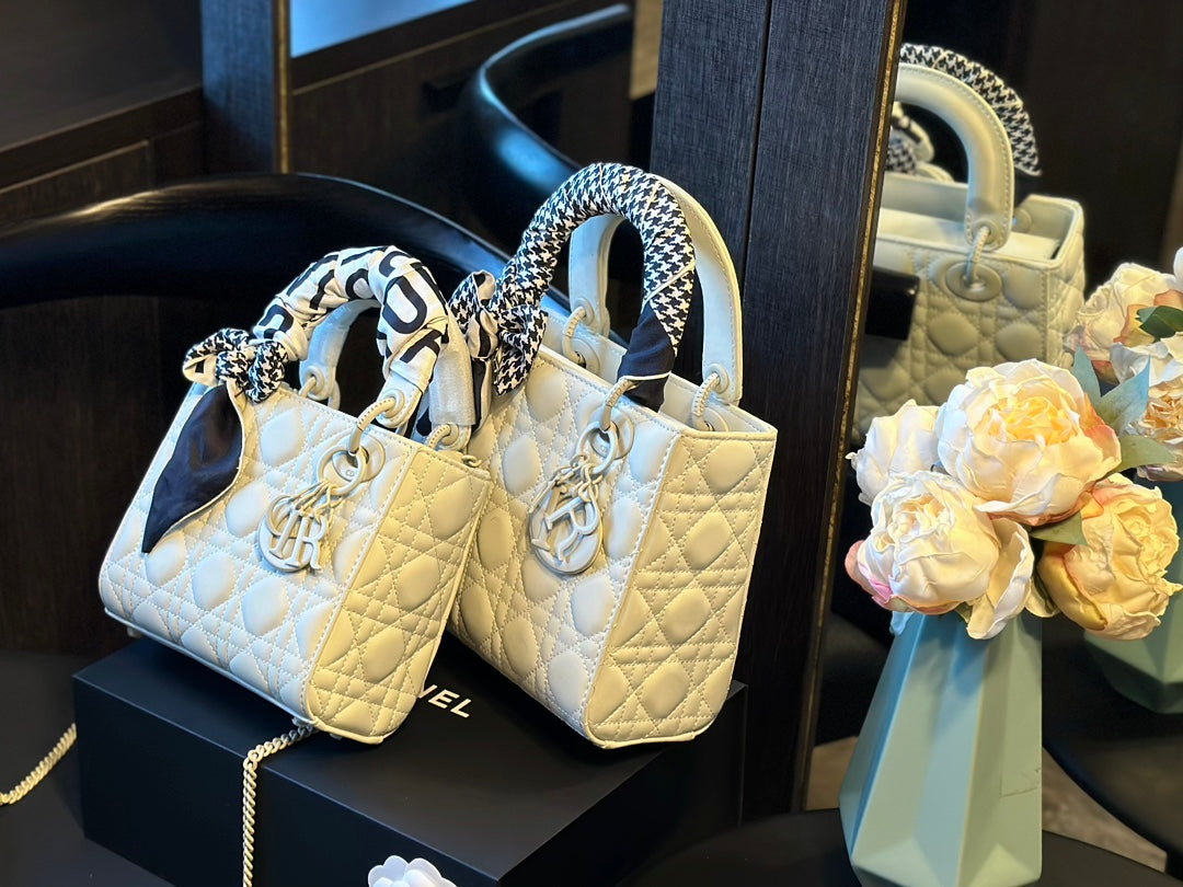 Matte Lady D princess bag