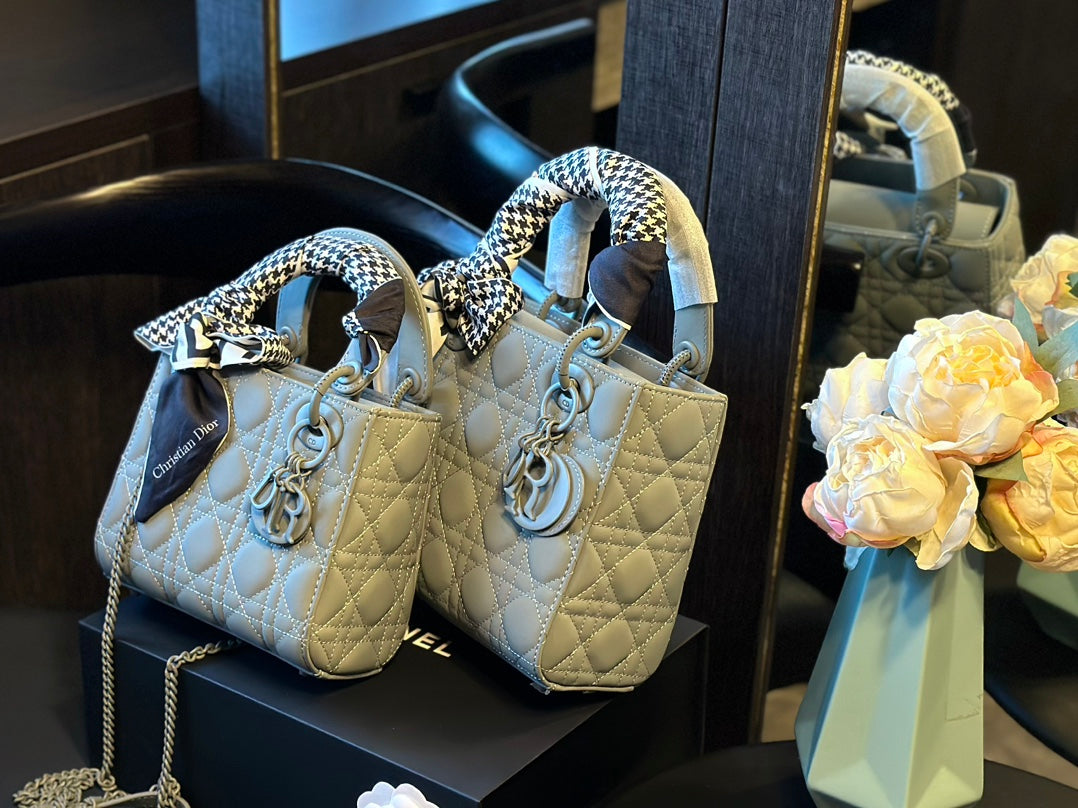 Matte Lady D princess bag