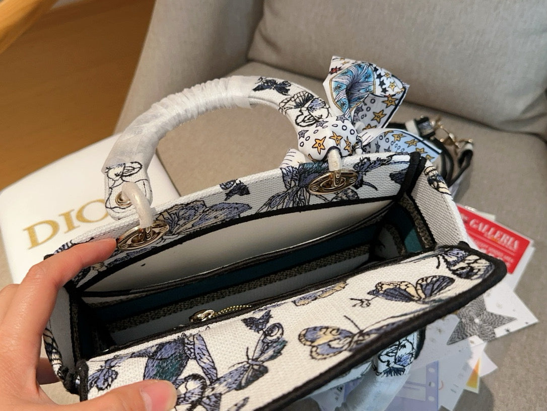 Dior D-lite medium blue bag