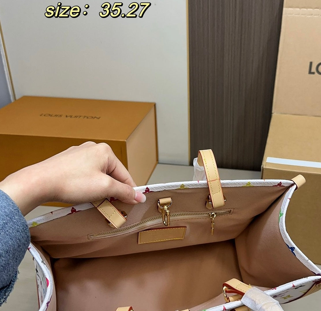 LV x TM Borsa OnTheGo MM Autres Toiles Monogram