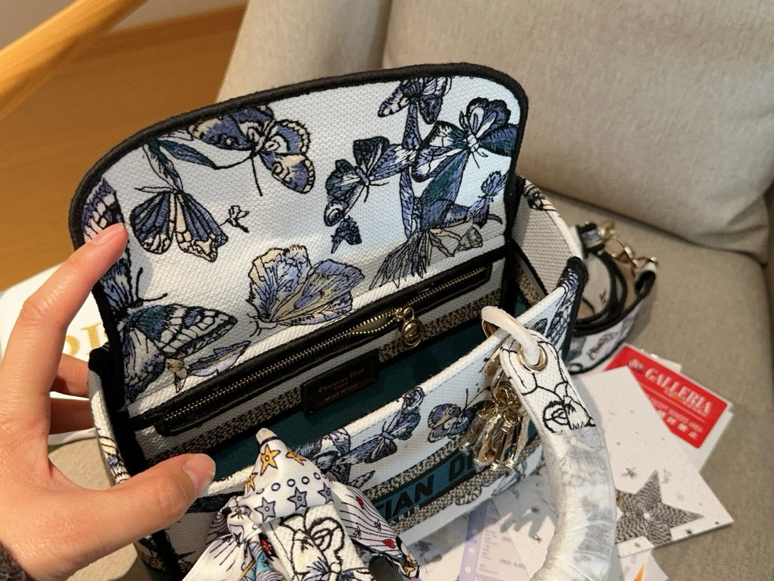 Dior D-lite medium blue bag
