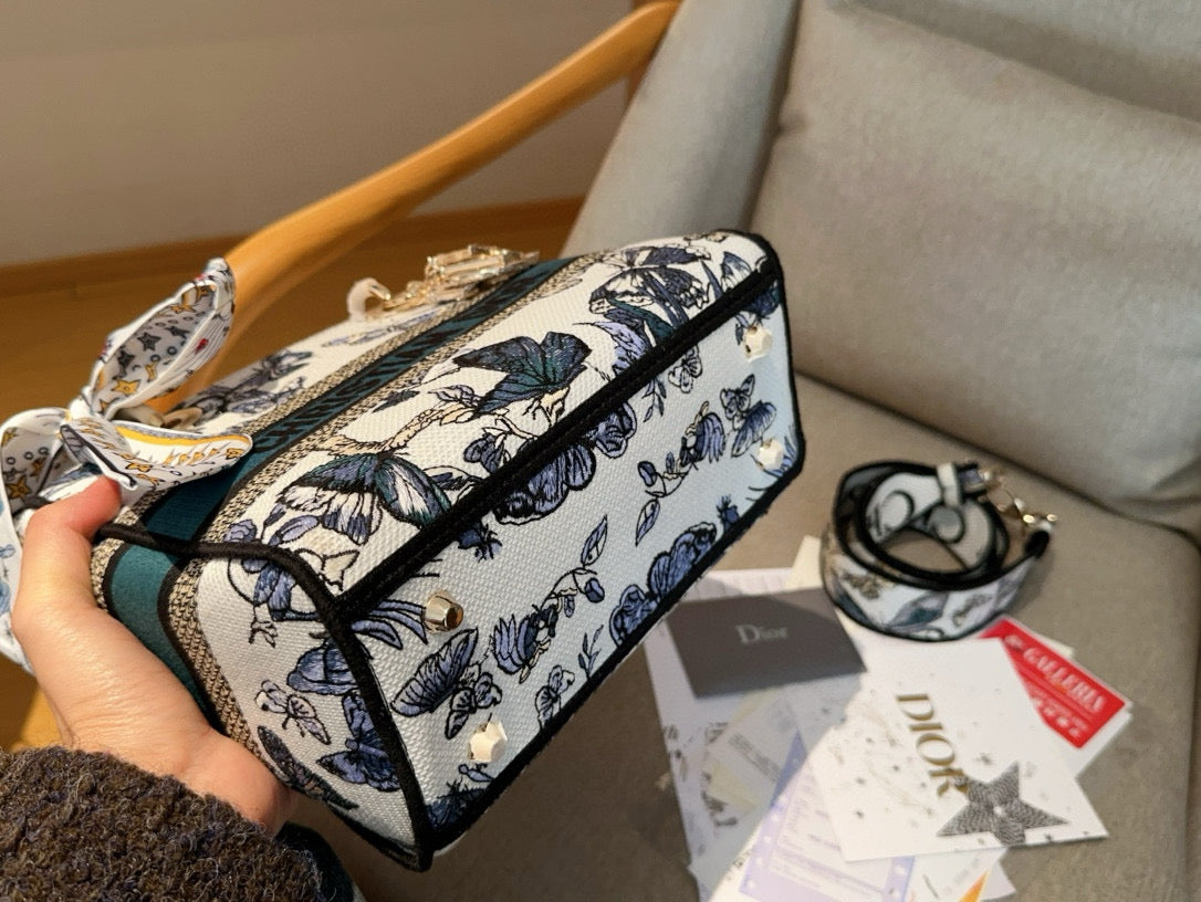 Dior D-lite medium blue bag